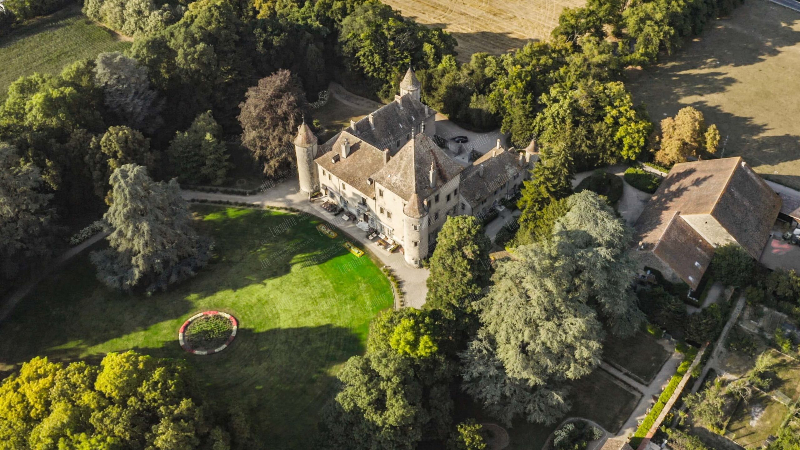 Château du XIIIème siècle – Haute-Savoie – Lecoultre Real Estate